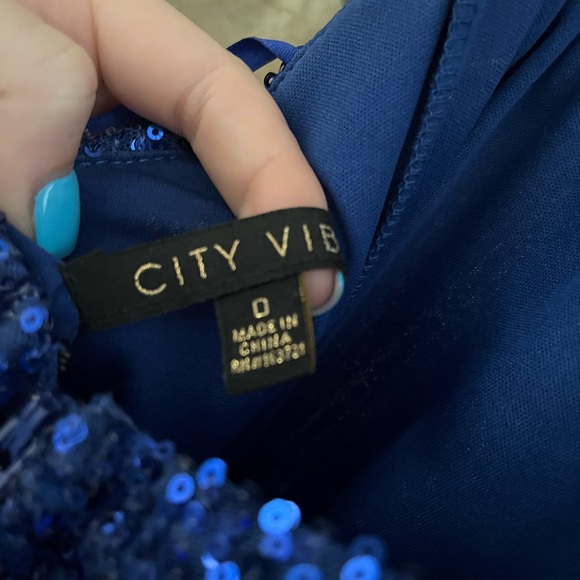 CITY VIBES PROM DRESS - Picture 9 of 12